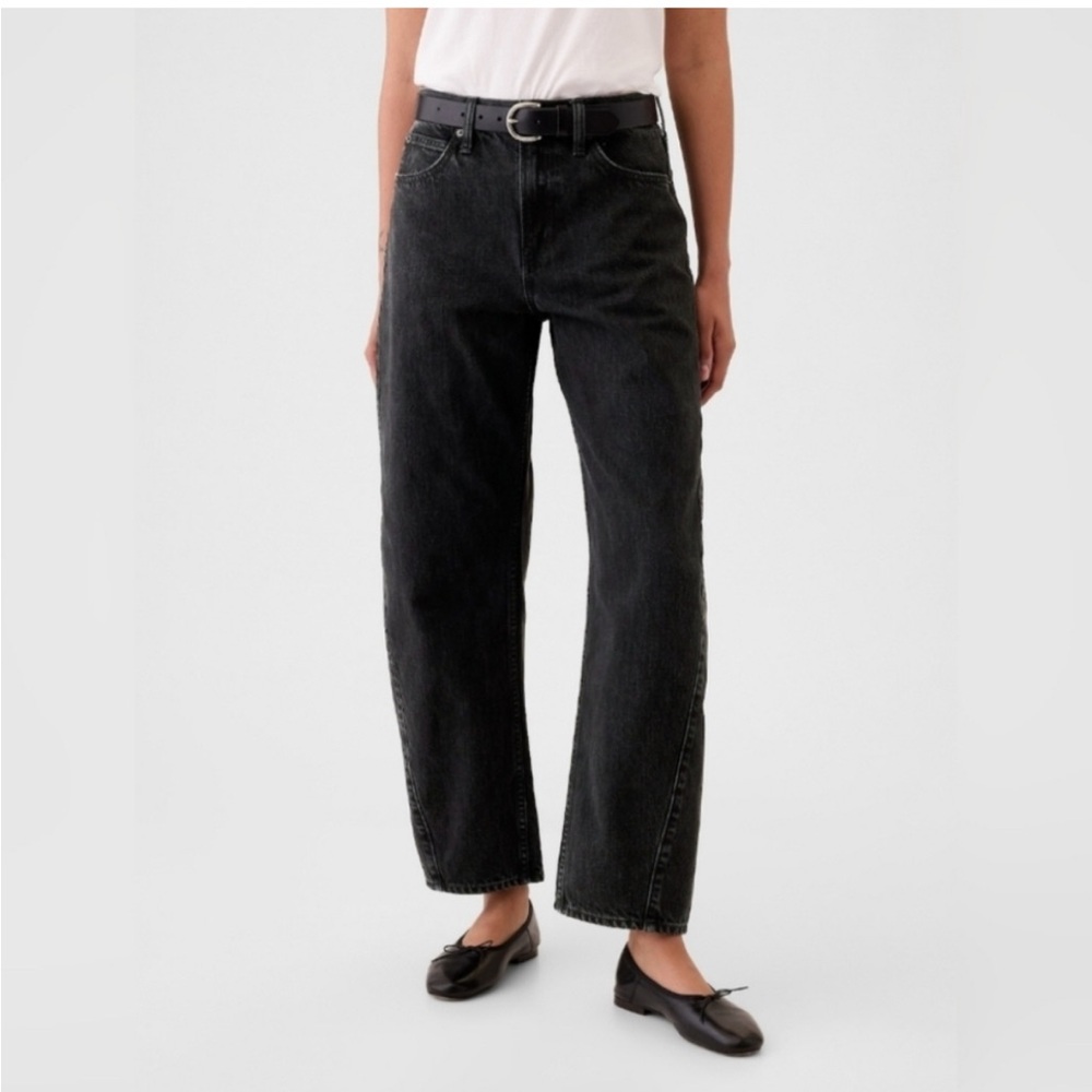 NWT Gap Black Long Tapered High Rise Jeans Size 28